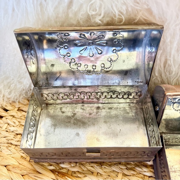 Vintage Embossed Copper Brass Metal Boxes Set of 2 - Picture 8 of 10